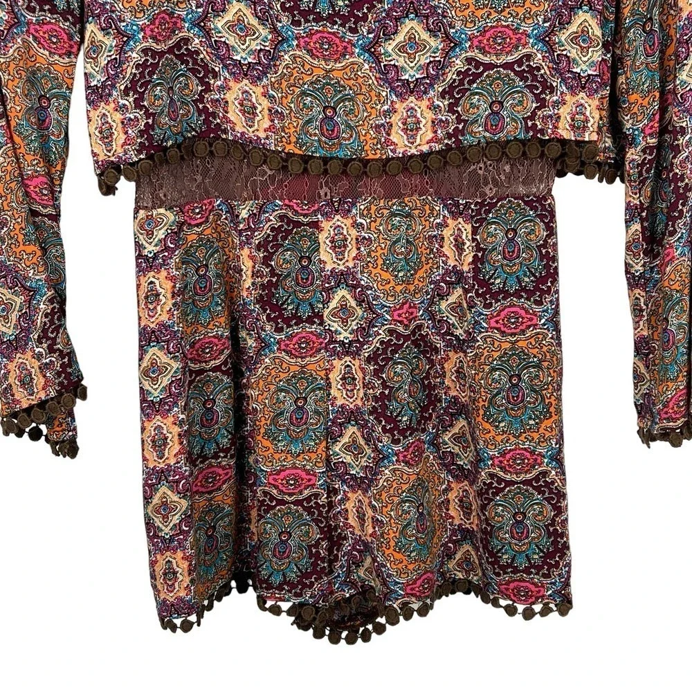 LOVPOSH LONG SLEEVE GEO FLORAL CROCHET TRIM LACE FLOUNCE ROMPER‎ MULTI SMALL EUC - Picture 3 of 10